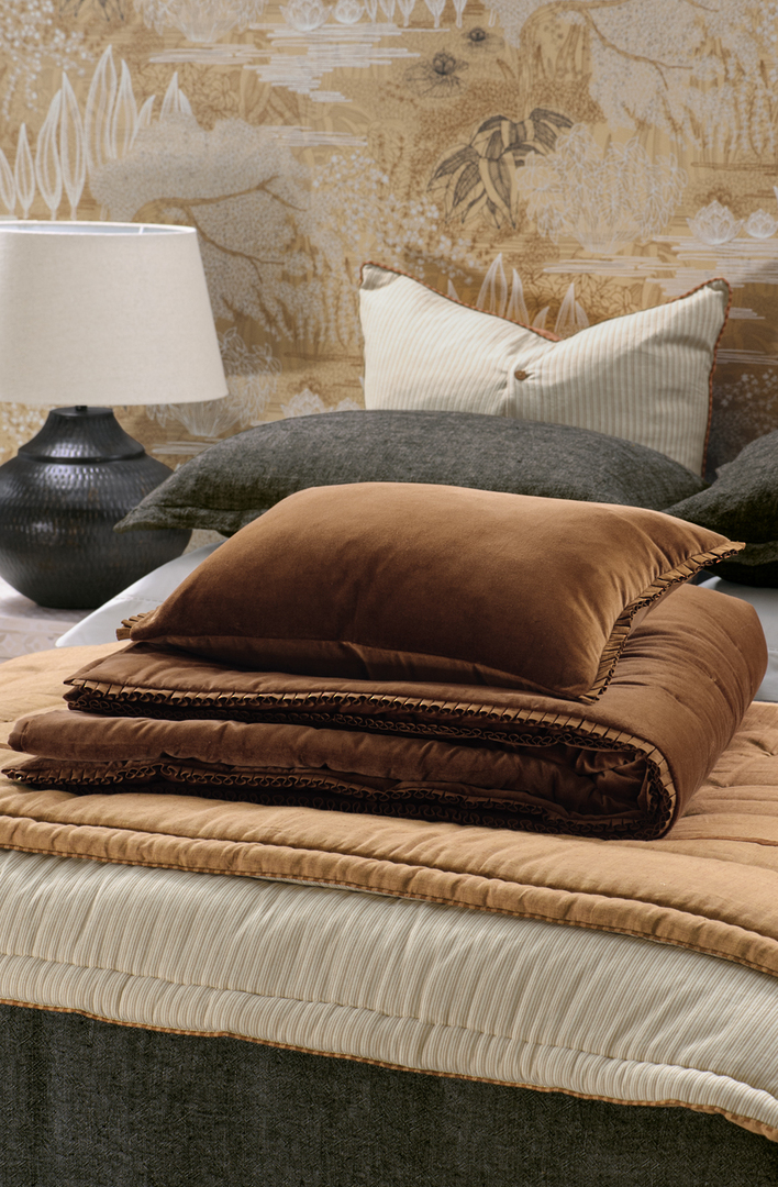 Bianca Lorenne - Plissado Sienna Comforter (Cushion-Eurocases Sold Separately) image 1